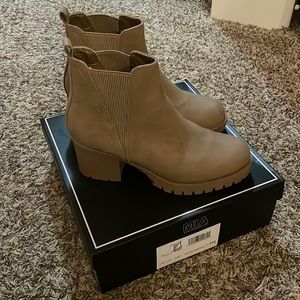 Tan Ankle Boots Size 7.5